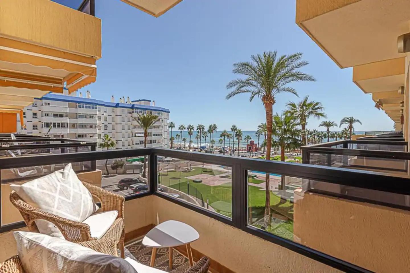 Apartment Encantador En Primera Linea De Playa Benalmádena