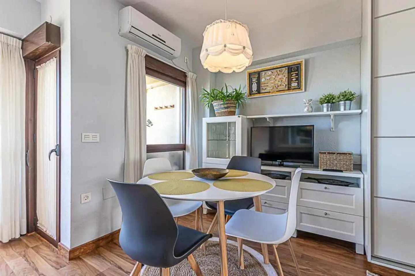 Apartamento Encantador En Primera Línea De Playa Benalmádena